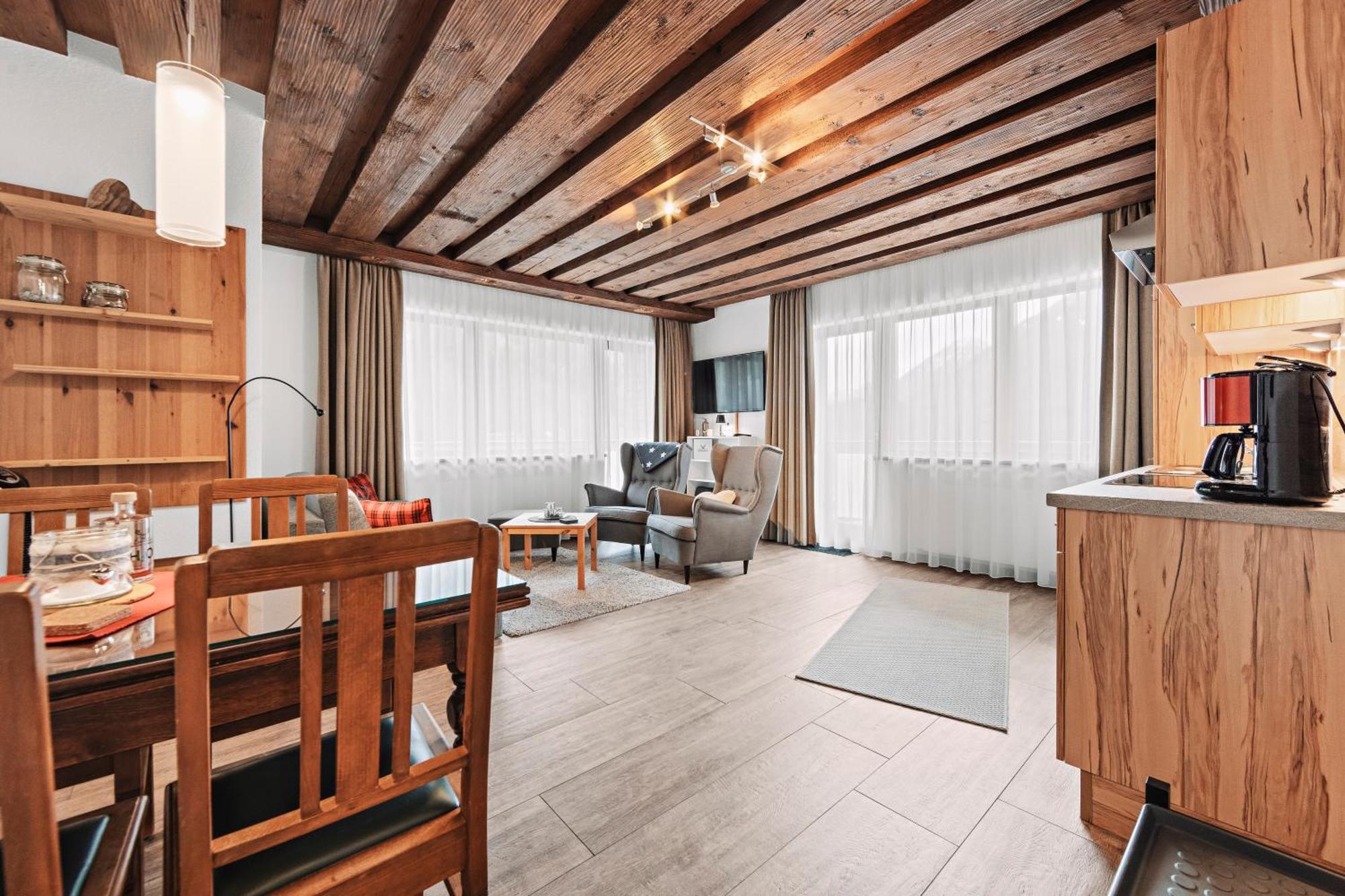 Herzblut Wohlfuehl Appartements Oetz Exteriör bild